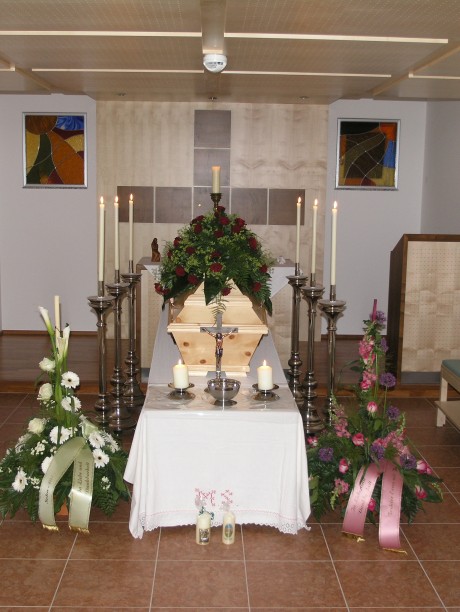 Aufbahrung Kapelle Seniorenheim Wagrain Bestattung Sterzl