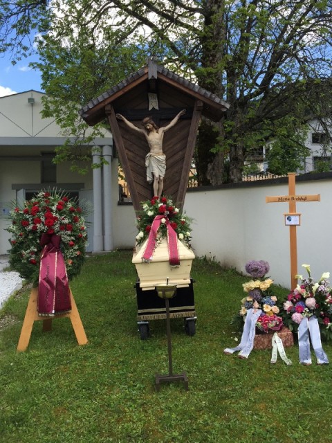 Aussegnung vor der Friedhofshalle Kleinarl